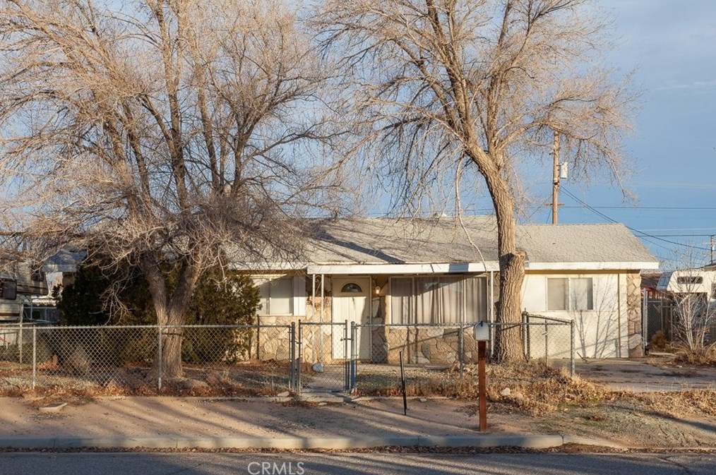12568 Daisy St, Boron, CA 93516-1624