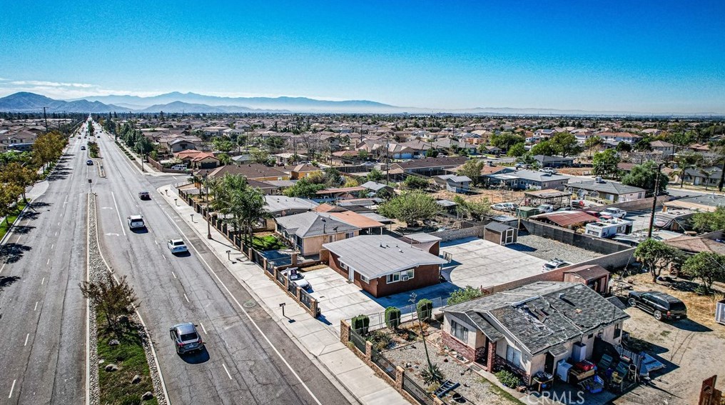 6742 Citrus Ave, Fontana CA  92336-1403 exterior
