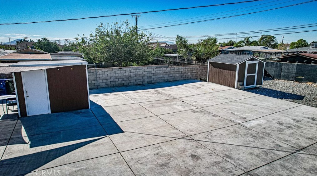 6742 Citrus Ave, Fontana CA  92336-1403 exterior