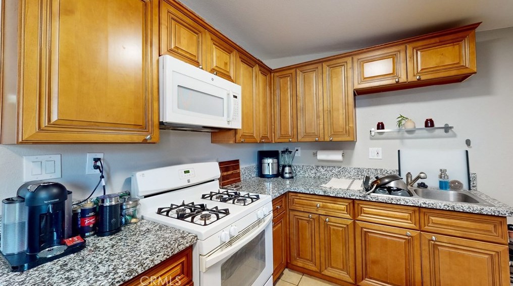 6742 Citrus Ave, Fontana CA  92336-1403 exterior