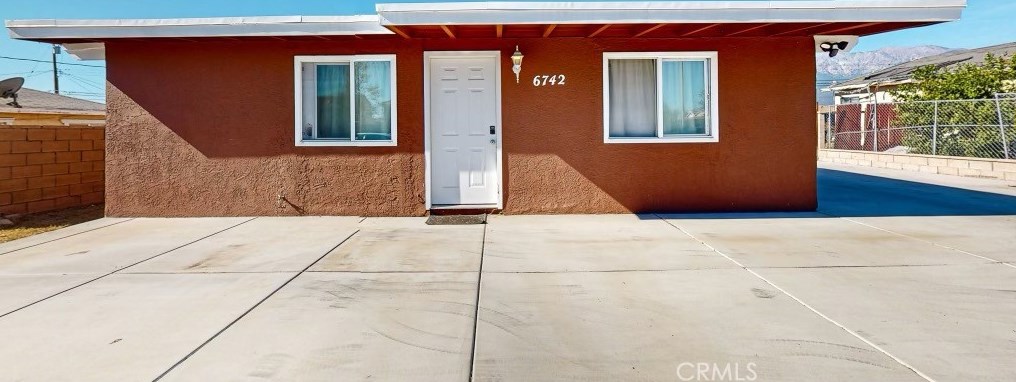 6742 Citrus Ave, Fontana CA  92336-1403 exterior