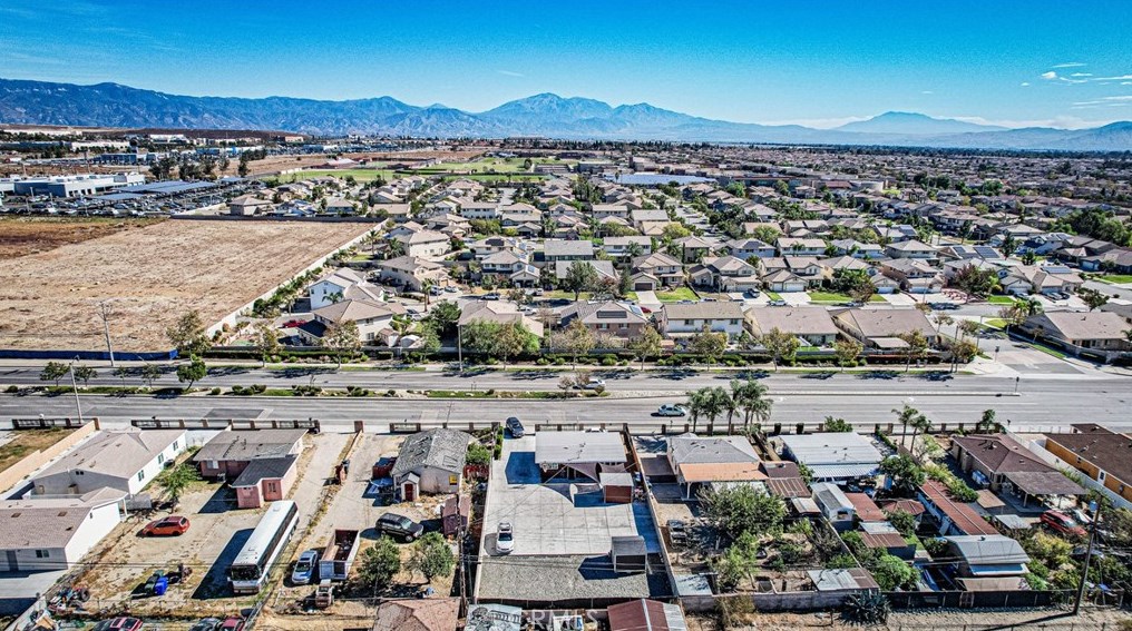 6742 Citrus Ave, Fontana CA  92336-1403 exterior