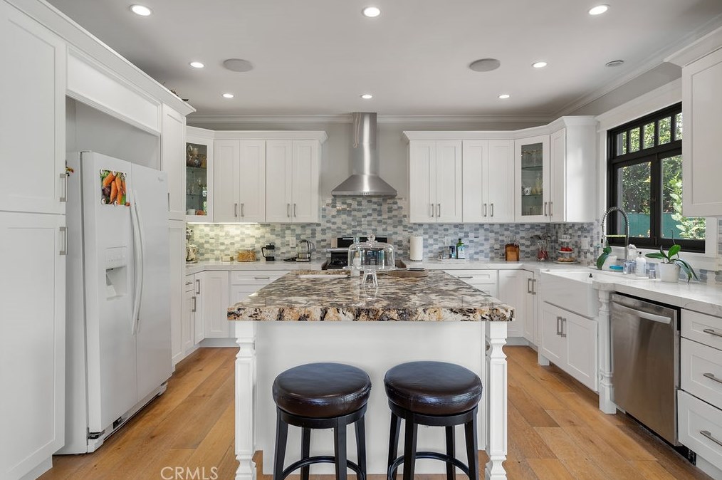 6077 Selma Ave, Los Angeles CA  90028-6414 exterior