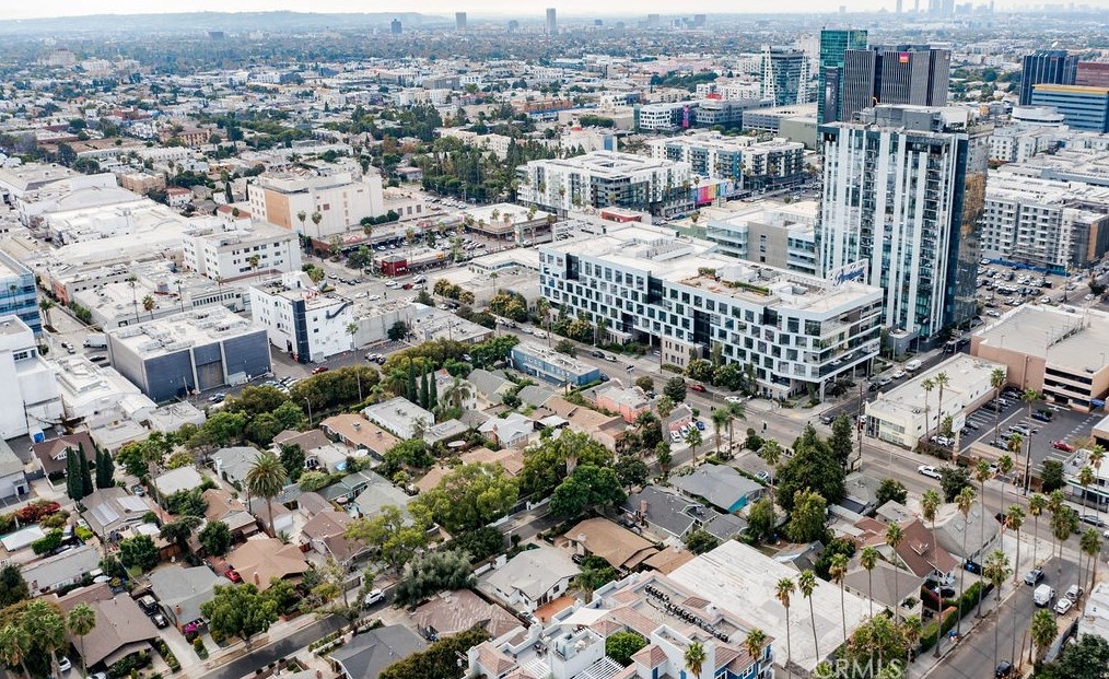 6077 Selma Ave, Los Angeles CA  90028-6414 exterior