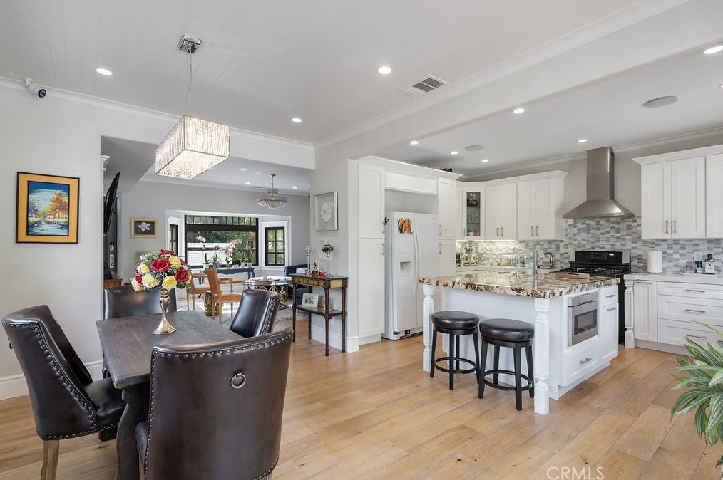 6077 Selma Ave, Los Angeles CA  90028-6414 exterior