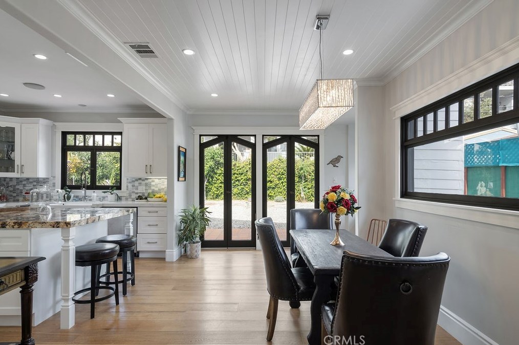 6077 Selma Ave, Los Angeles CA  90028-6414 exterior