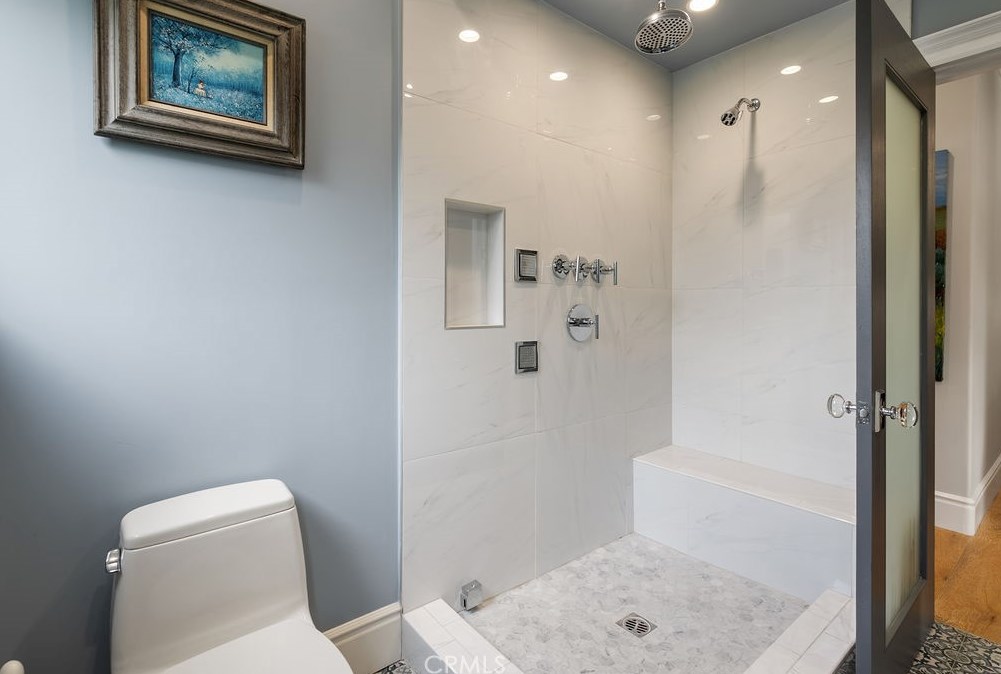 6077 Selma Ave, Los Angeles CA  90028-6414 exterior