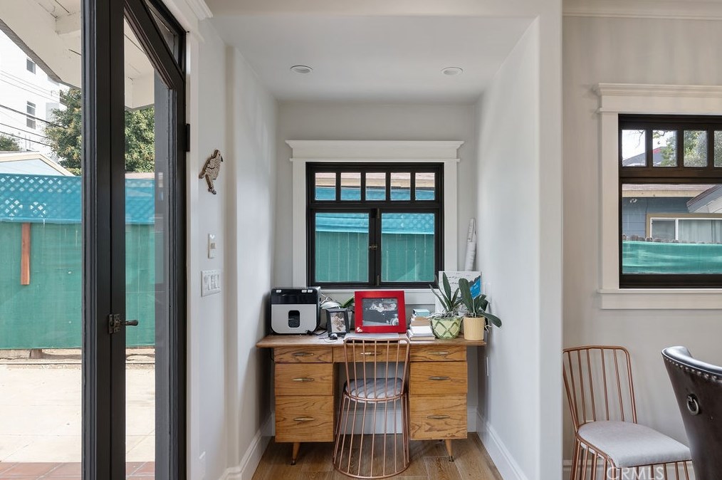 6077 Selma Ave, Los Angeles CA  90028-6414 exterior