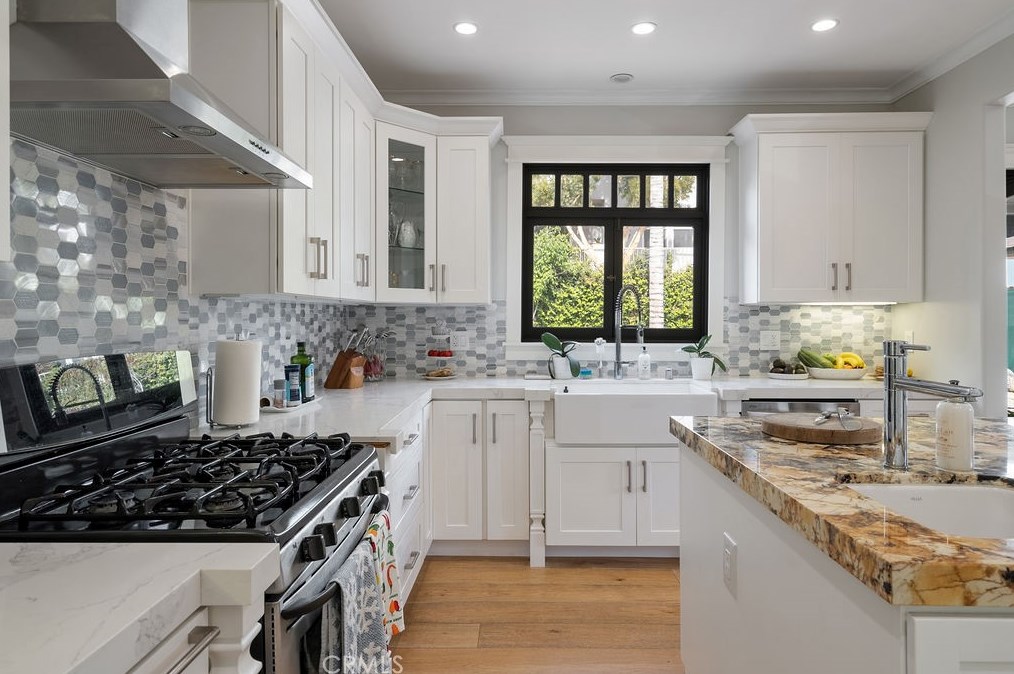 6077 Selma Ave, Los Angeles CA  90028-6414 exterior