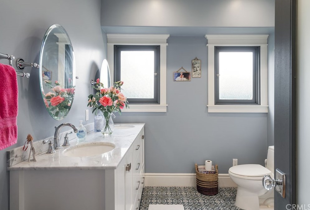 6077 Selma Ave, Los Angeles CA  90028-6414 exterior