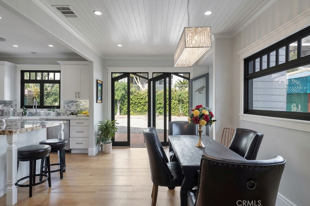 6077 Selma Ave, Los Angeles CA  90028-6414 exterior