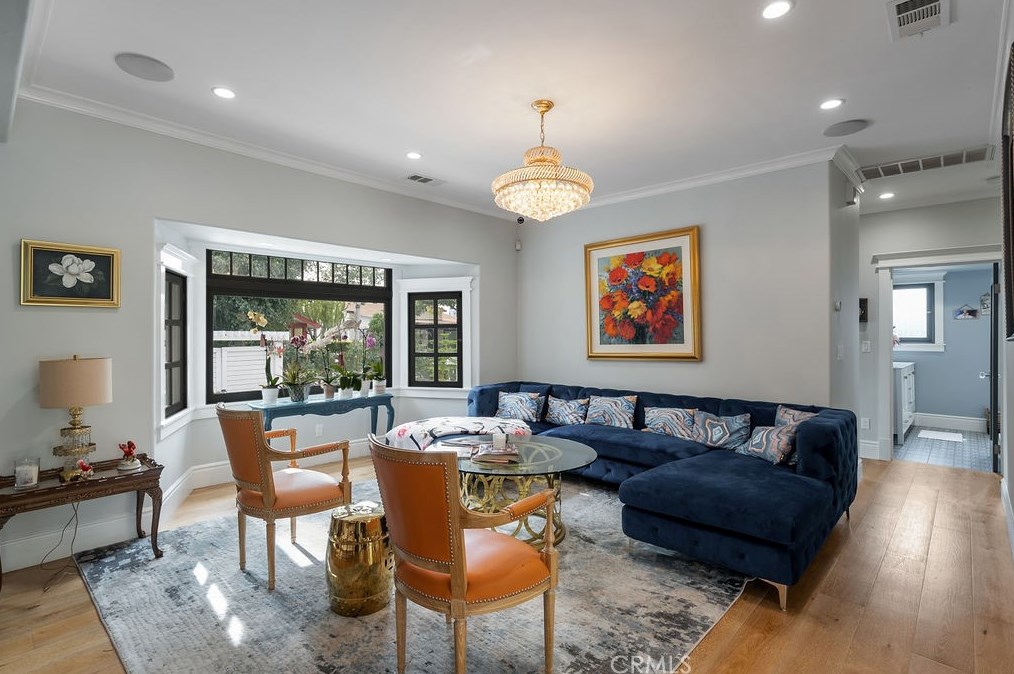 6077 Selma Ave, Los Angeles CA  90028-6414 exterior