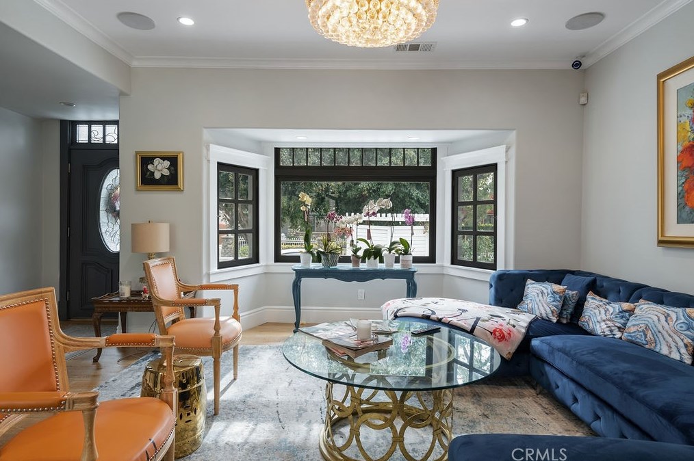 6077 Selma Ave, Los Angeles CA  90028-6414 exterior