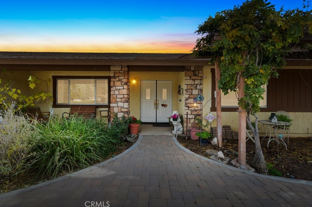 17575 Adobe St, Hesperia, CA 92345-6908