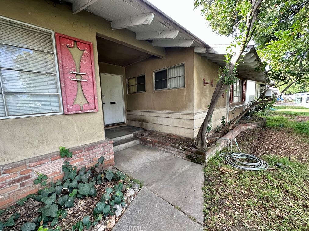 252 Royal Coach Ave, Pomona, CA 91767-2323