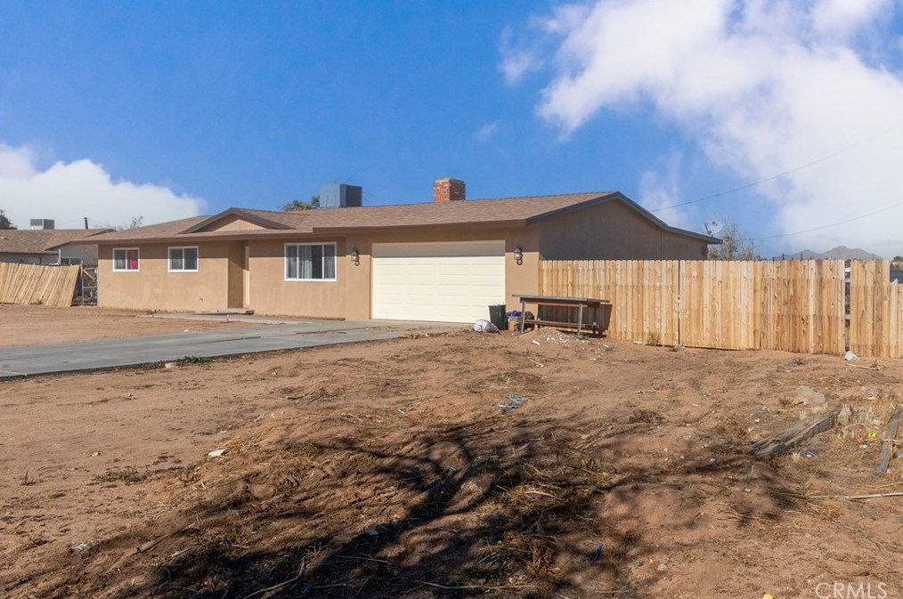 14644 Iroquois Rd, Apple Valley, CA 92307