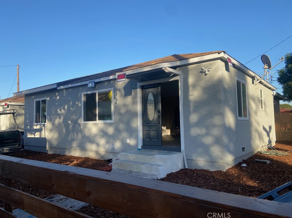6824 Converse Ave, Los Angeles CA  90001-2026 exterior