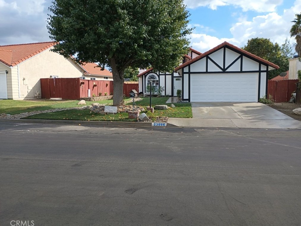 23094 Canyon Hills Dr, Corona, CA 92883-7636