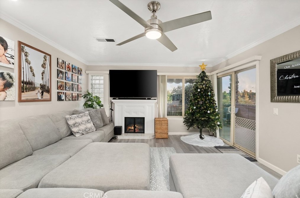 4727 Knickerbocker Ln, Riverside, CA 92501