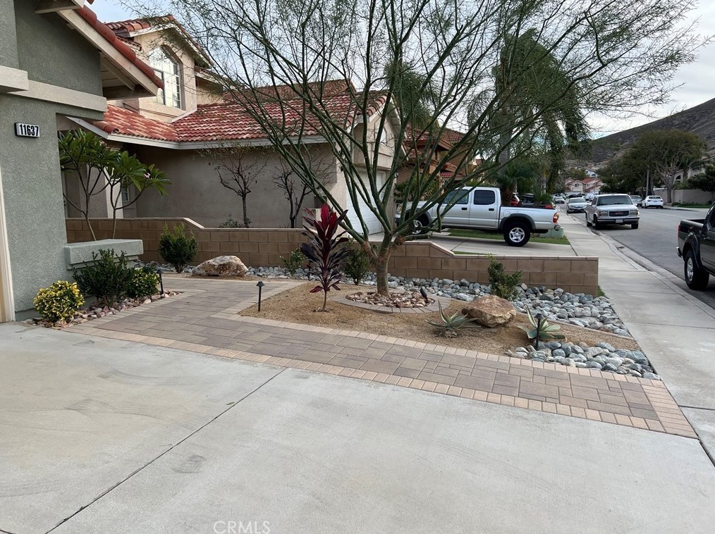 11637 Belmonte Rd, Fontana, CA 92337-0907