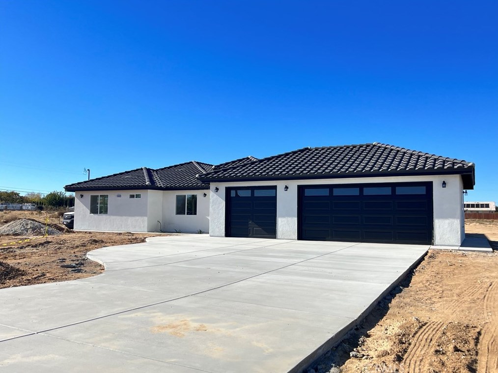 11040 Locust Ave, Hesperia, CA 92345-2235