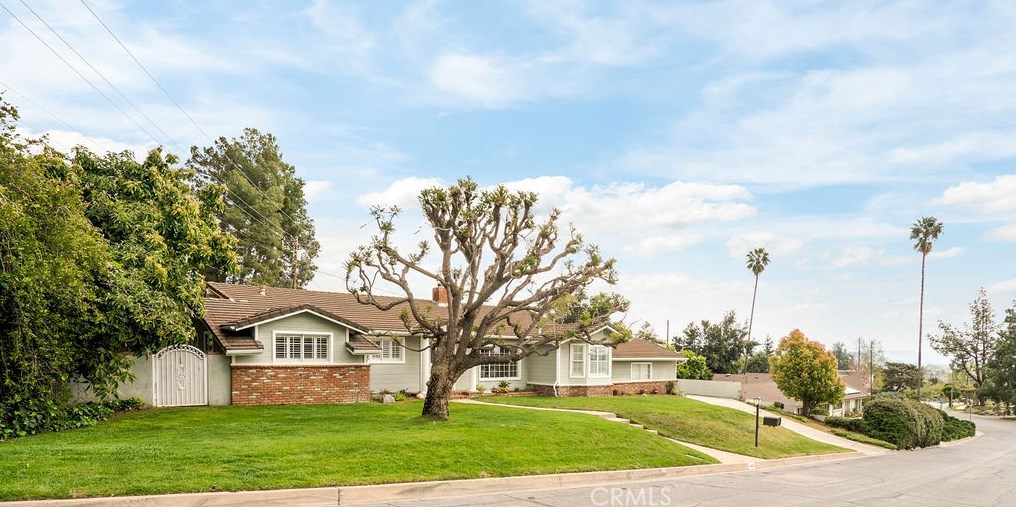 840 Rainbow Dr, Glendora, CA 91741