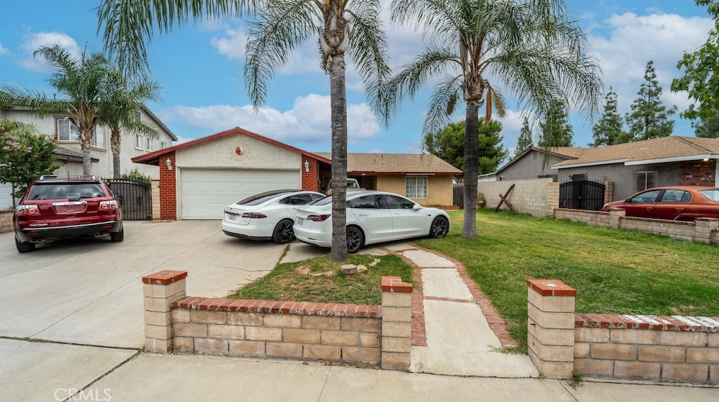 16550 Fairfax Dr, Fontana, CA 92336-2571