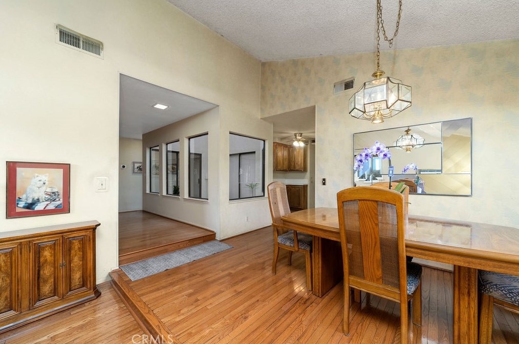 744 Davenport Cir, Claremont CA  91711-2937 exterior