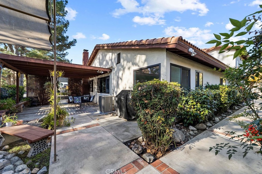 744 Davenport Cir, Claremont CA  91711-2937 exterior