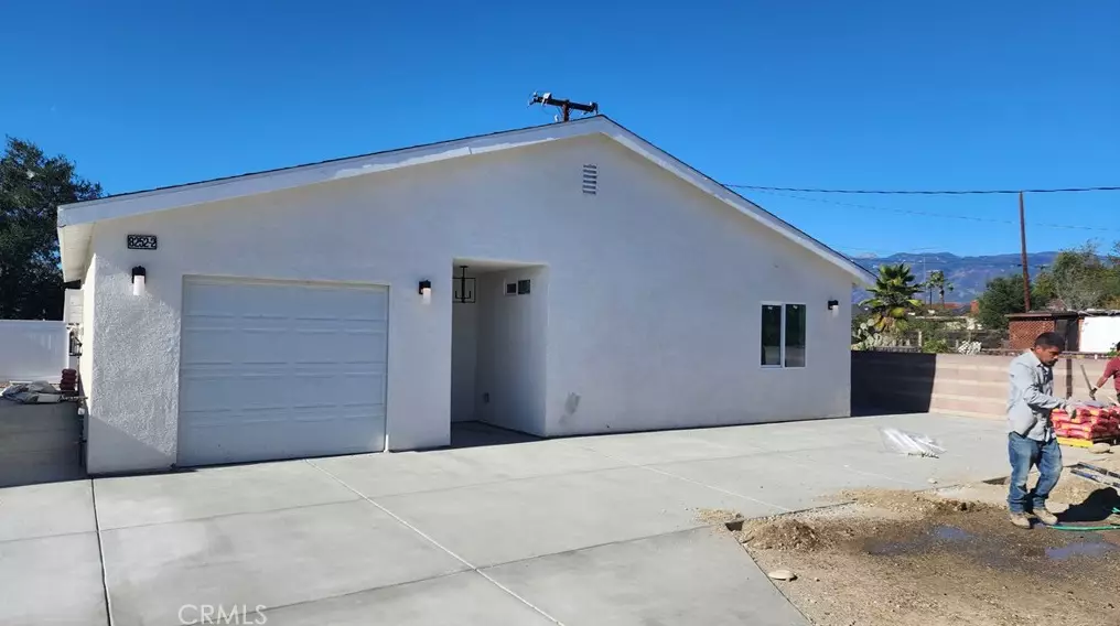 8252 Bennett Ave, Fontana, CA 92335-3506