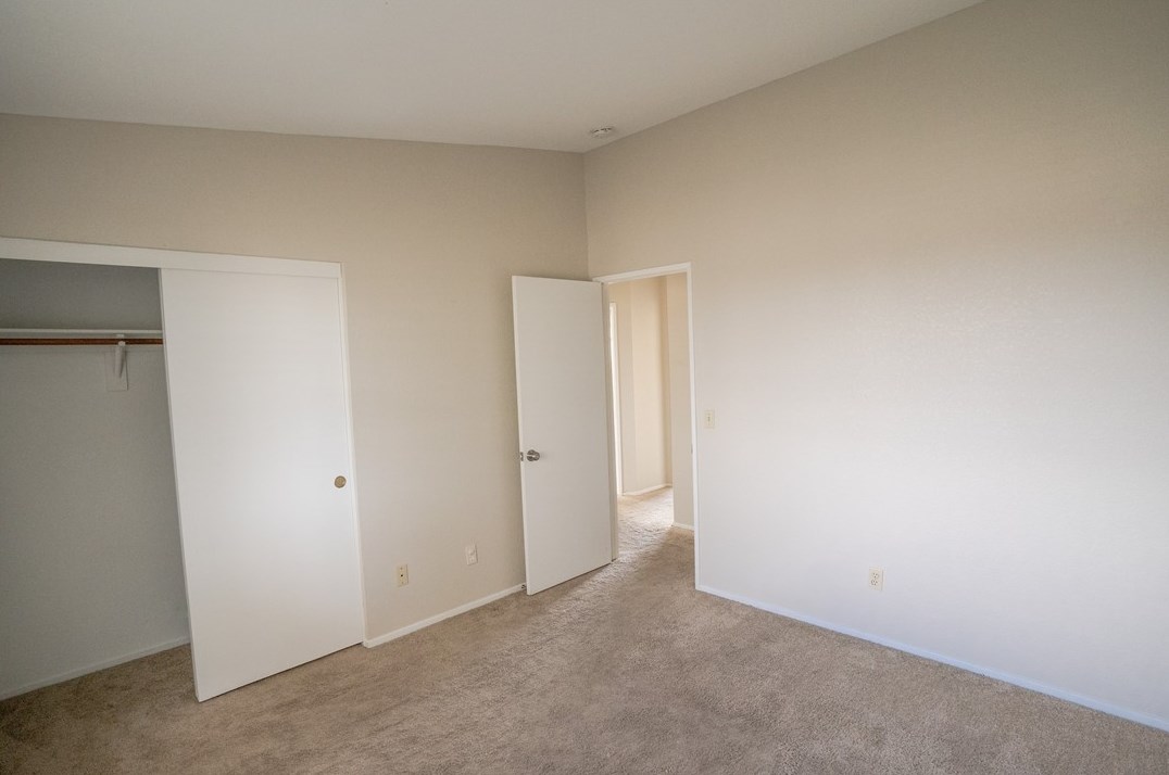 15597 Via Bahia St, Hesperia CA  92345-4424 exterior