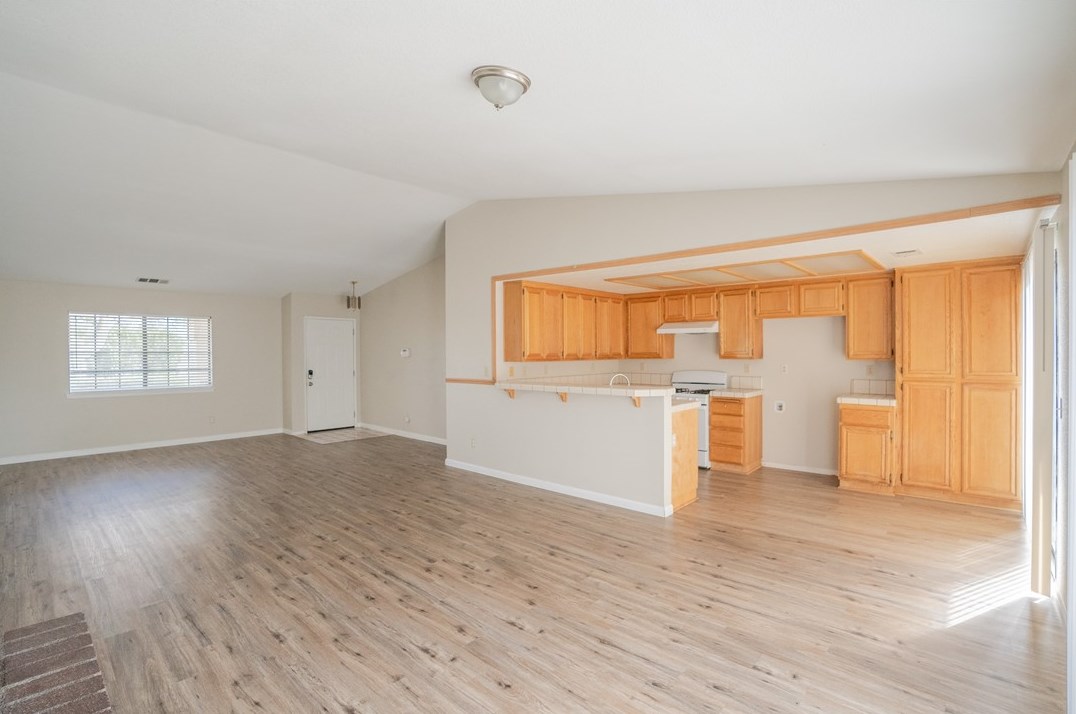 15597 Via Bahia St, Hesperia CA  92345-4424 exterior