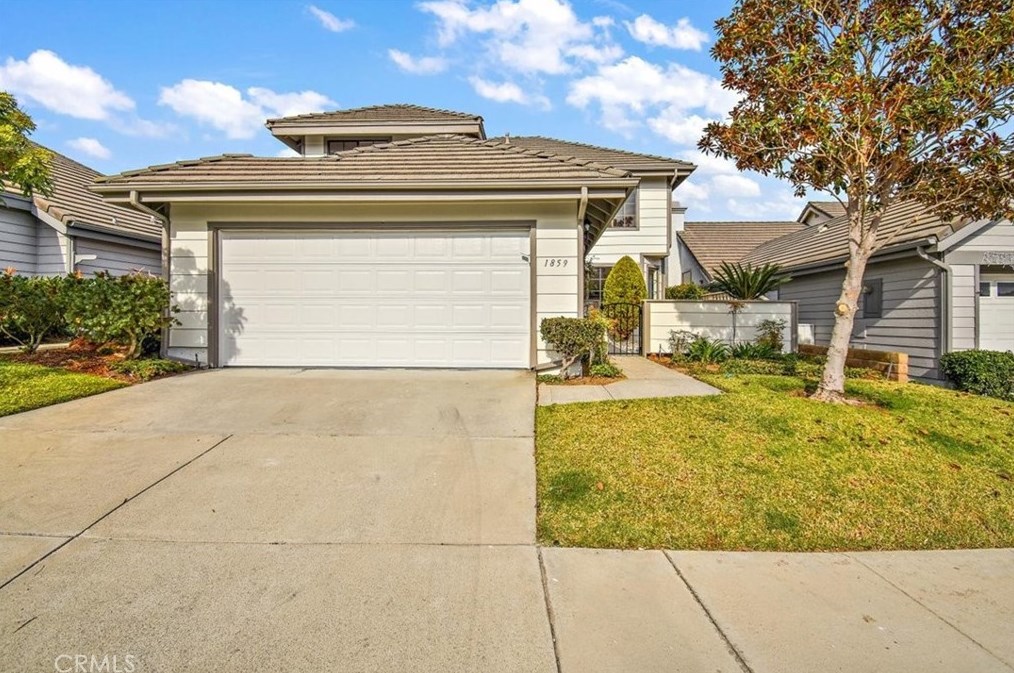 1859 Spyglass Cir, Vista, CA 92081