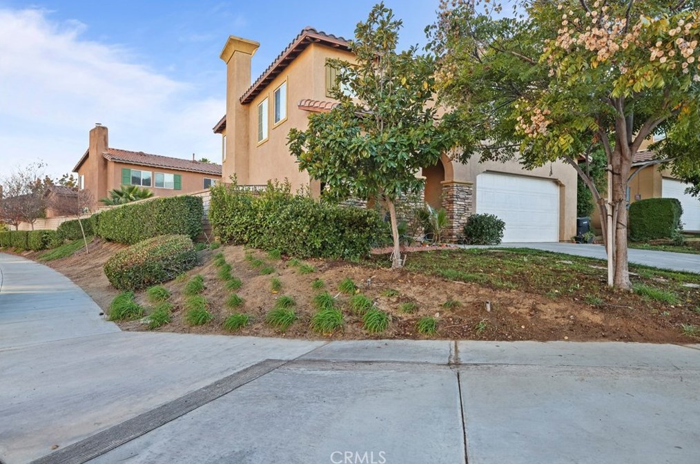 3890 Chardonnay Dr, Perris, CA 92571