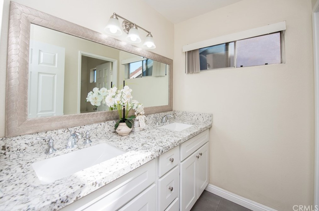 7927 Tapia St, Fontana CA  92336-3816 exterior