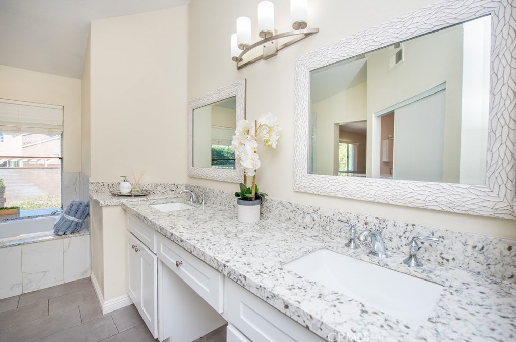 7927 Tapia St, Fontana CA  92336-3816 exterior