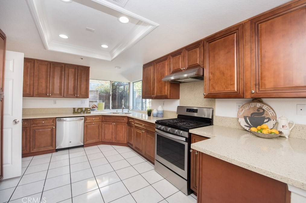 7927 Tapia St, Fontana CA  92336-3816 exterior