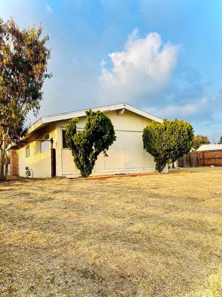 1183 E La Verne Ave, Pomona, CA 91767