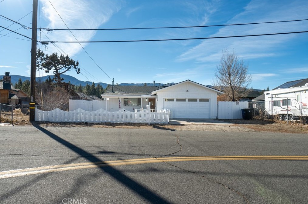 114 Meadow Ln, Big Bear City CA  92314-9410 exterior
