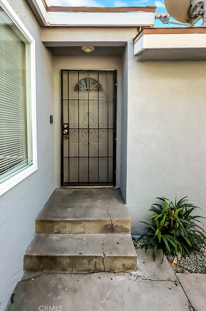11852 Gale Ave, Hawthorne, CA 90250