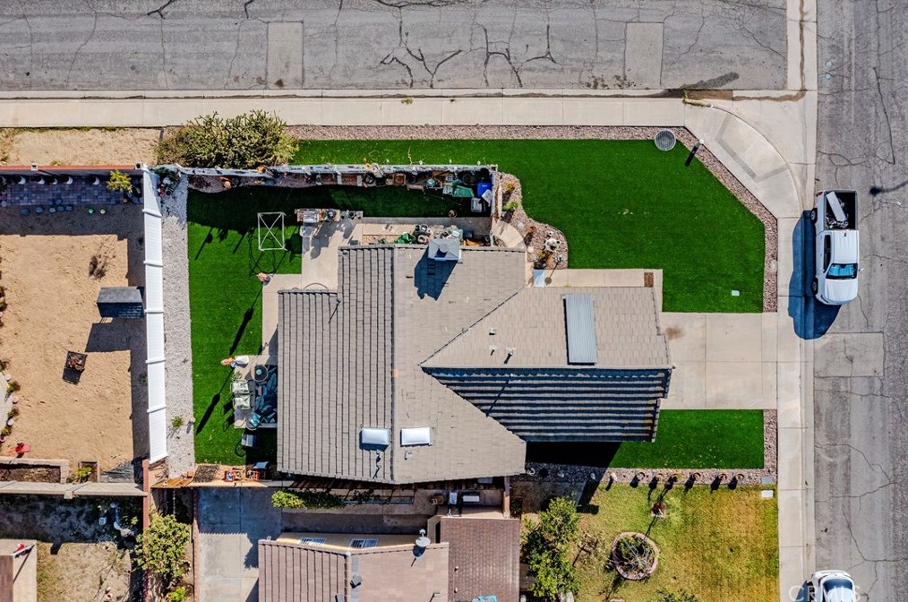 7783 Celeste Ave, Fontana CA  92336-2478 exterior