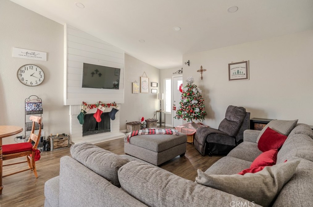 7783 Celeste Ave, Fontana CA  92336-2478 exterior