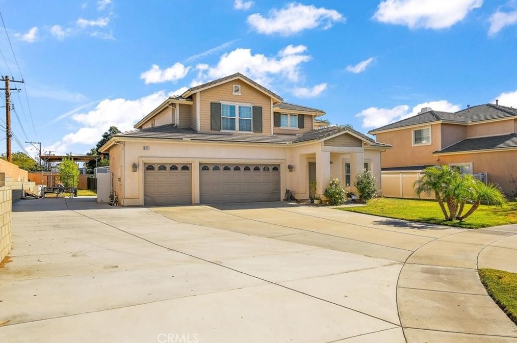 861 N Ash Ave, Rialto, CA 92376