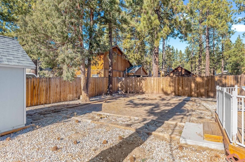 901 Myrtle Ave, Big Bear City CA  92314-9790 exterior