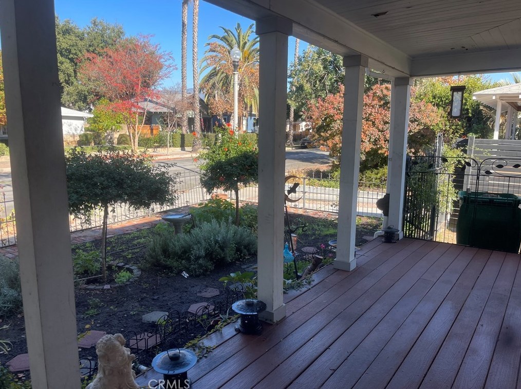 224 W 1st St, San Dimas, CA 91773