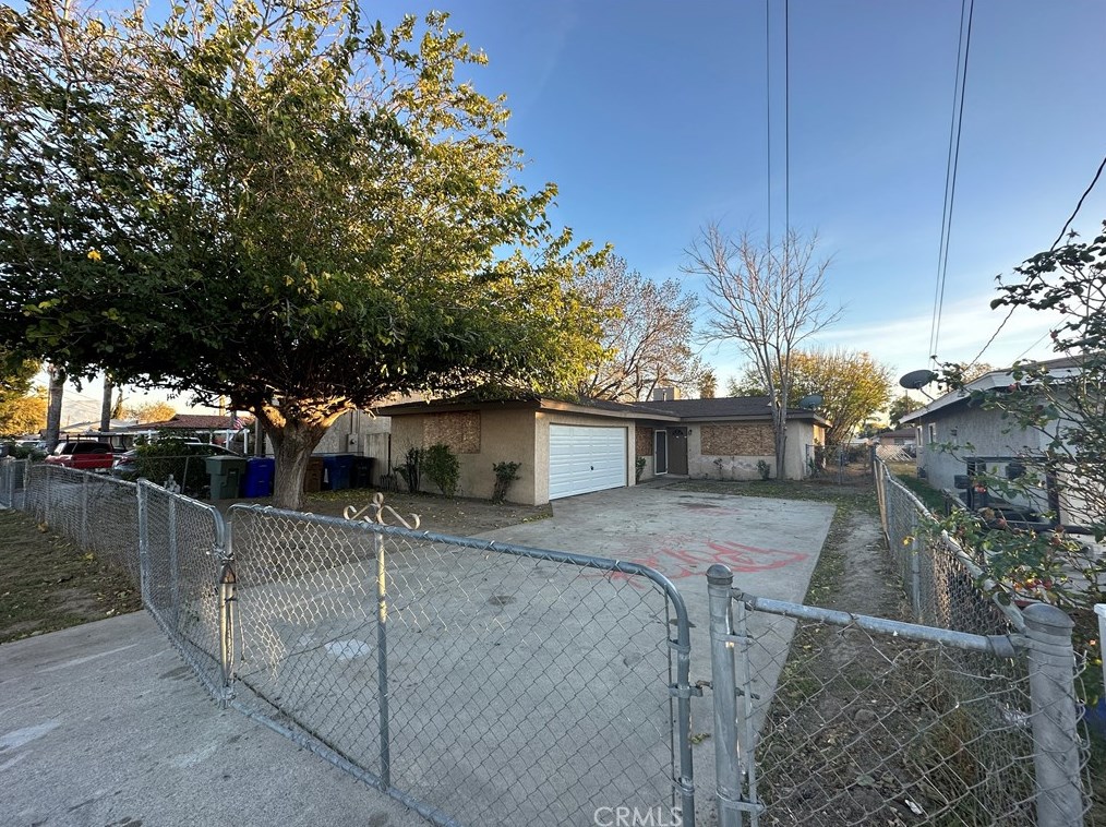1487 W 10th St, San Bernardino, CA 92411