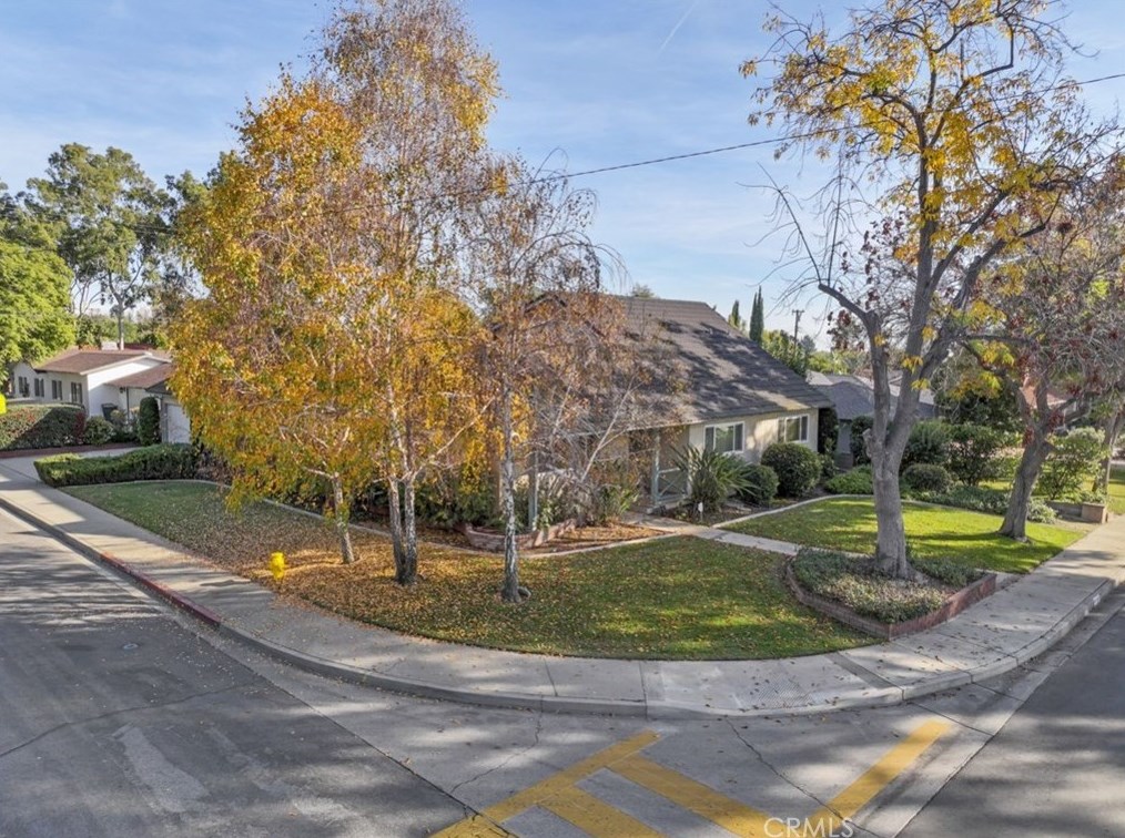 1152 Northwestern Dr, Claremont CA  91711-4154 exterior