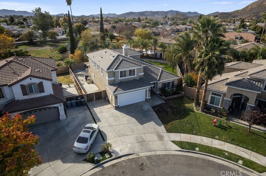 745 Conlon Dr, Hemet CA  92545-1513 exterior