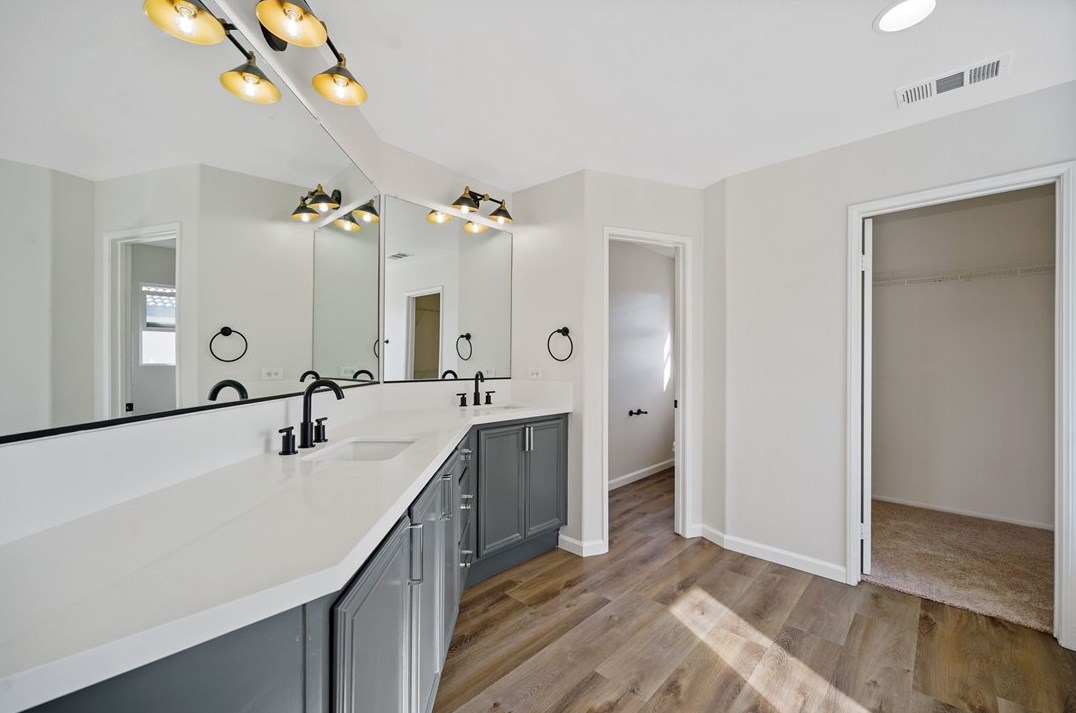 745 Conlon Dr, Hemet CA  92545-1513 exterior