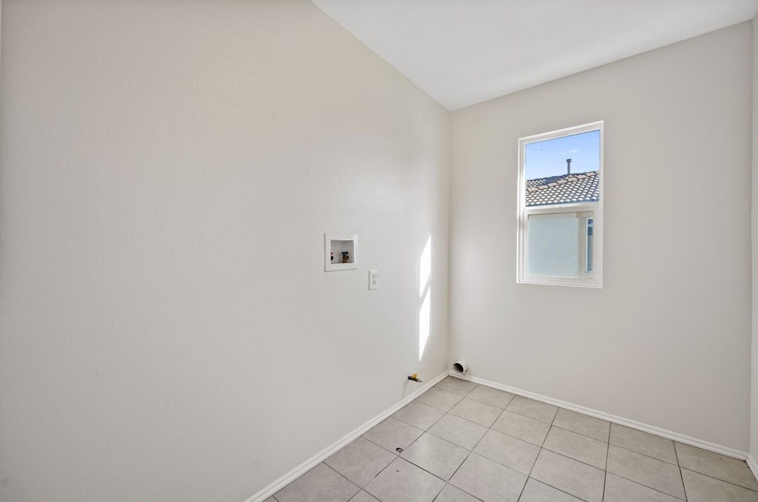 745 Conlon Dr, Hemet CA  92545-1513 exterior